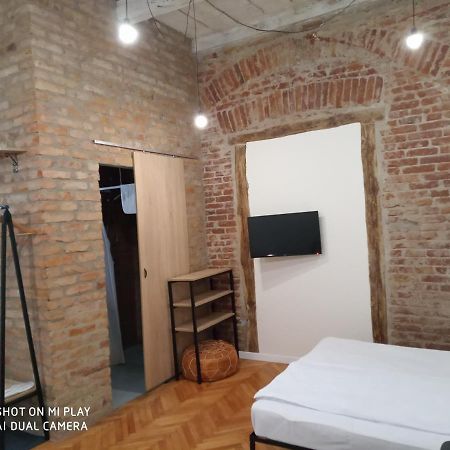 Gogol 14 Апартаменти В Історичному Центрі Міста Użhorod Zewnętrze zdjęcie