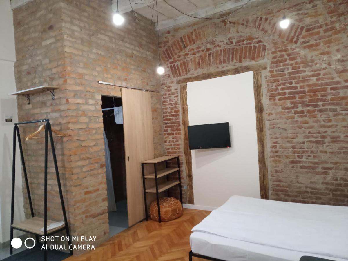 Gogol 14 Апартаменти В Історичному Центрі Міста Użhorod Zewnętrze zdjęcie